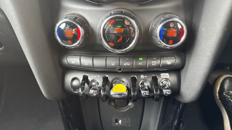 MINI Hatchback 135kW Cooper S Level 2 33kWh 3dr Auto Electric Hatchback